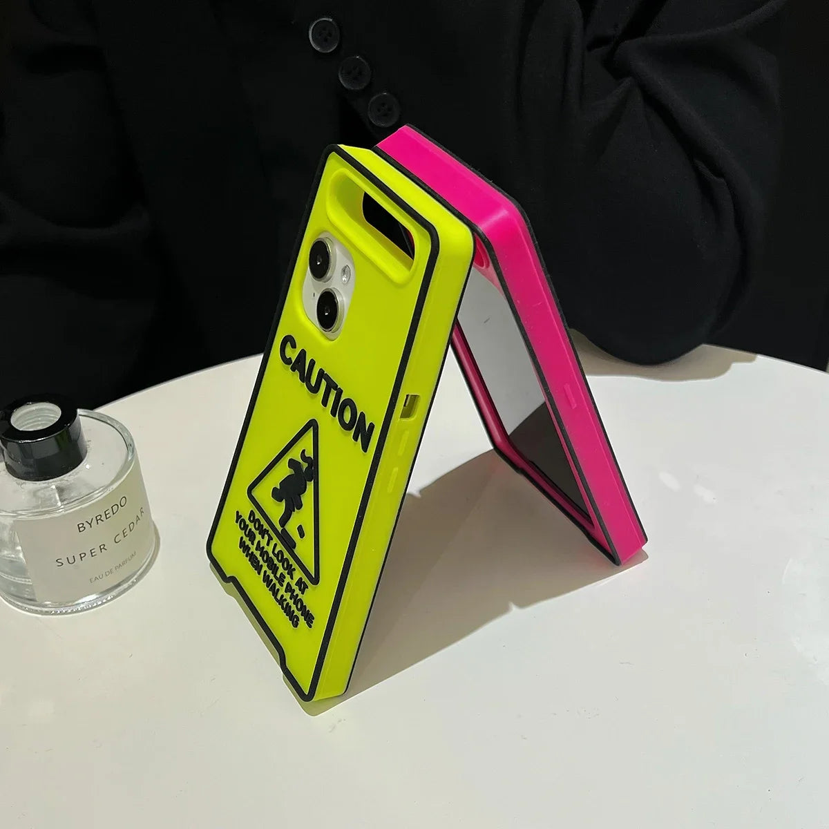 Phone Case Warning: Don’t Look at Your Phone While Walking