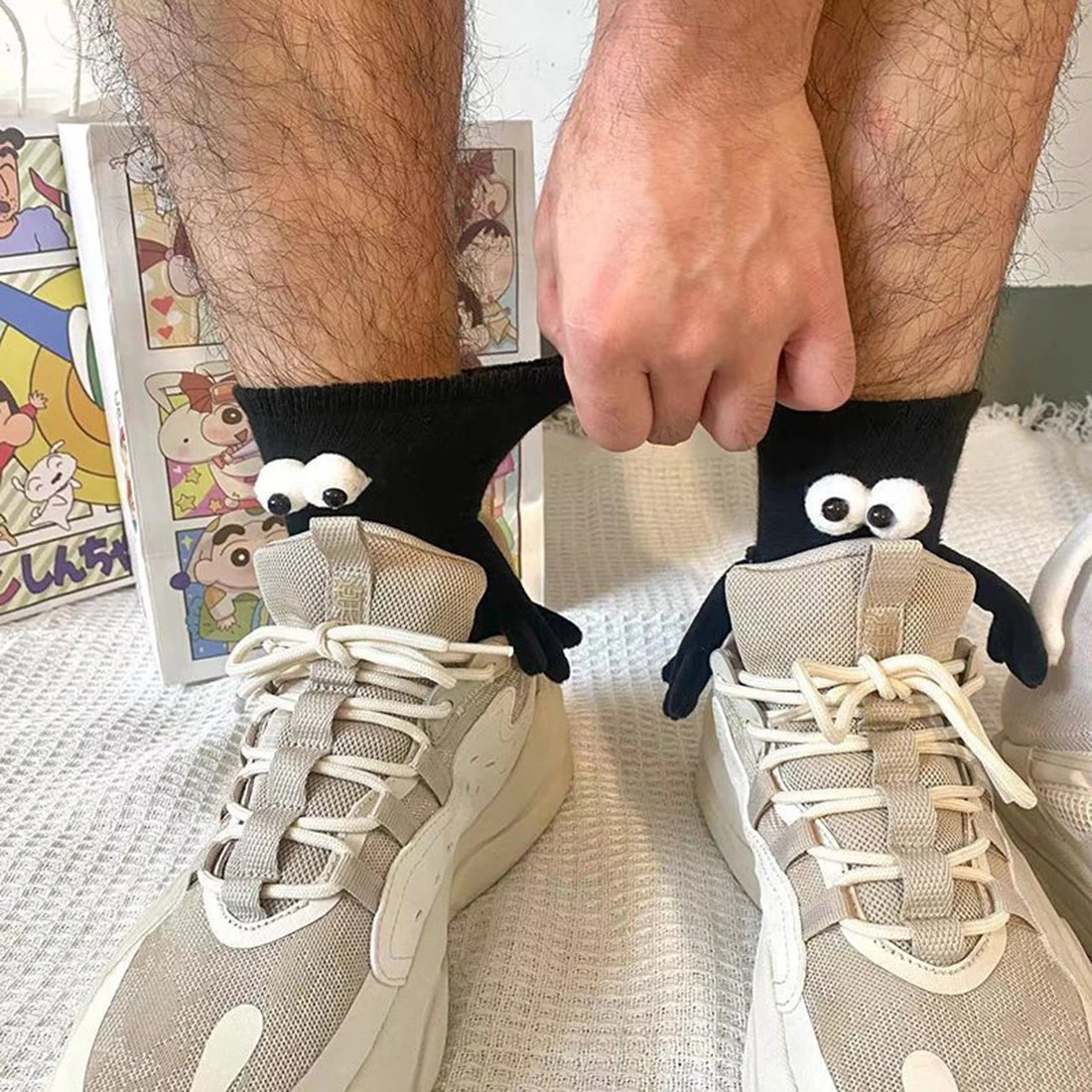 Magnetic Hands Cartoon Couple Socks